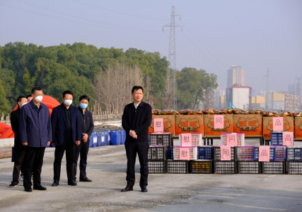 市委常委、副市長肖云走訪慰問丹霞路項(xiàng)目一線工人